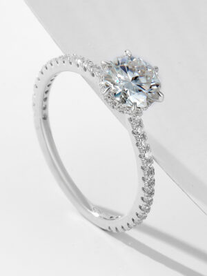 Aubrey ring white 1