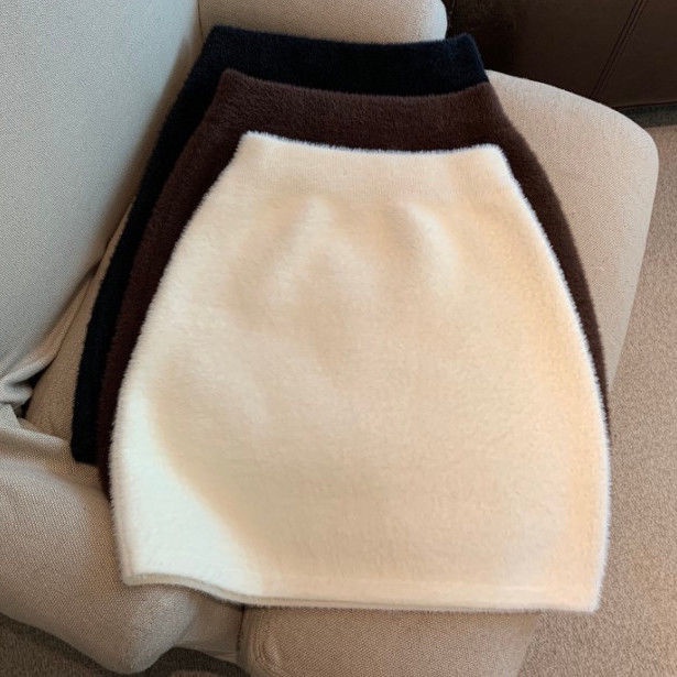Canopy skirt